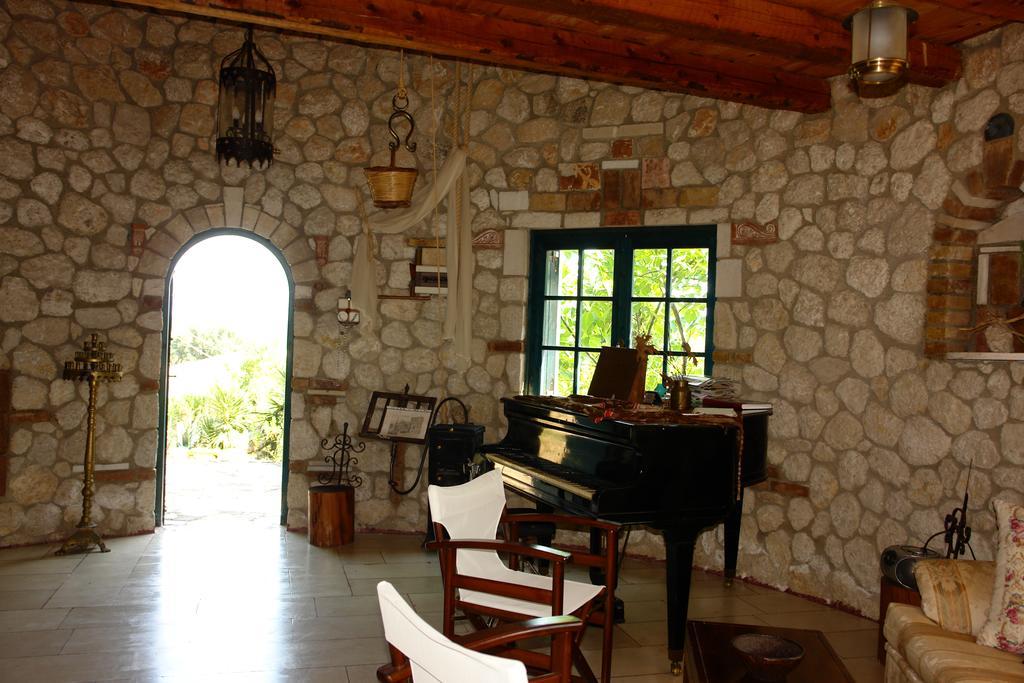 Musician'S Round House & Castello Villa Vatos Bilik gambar