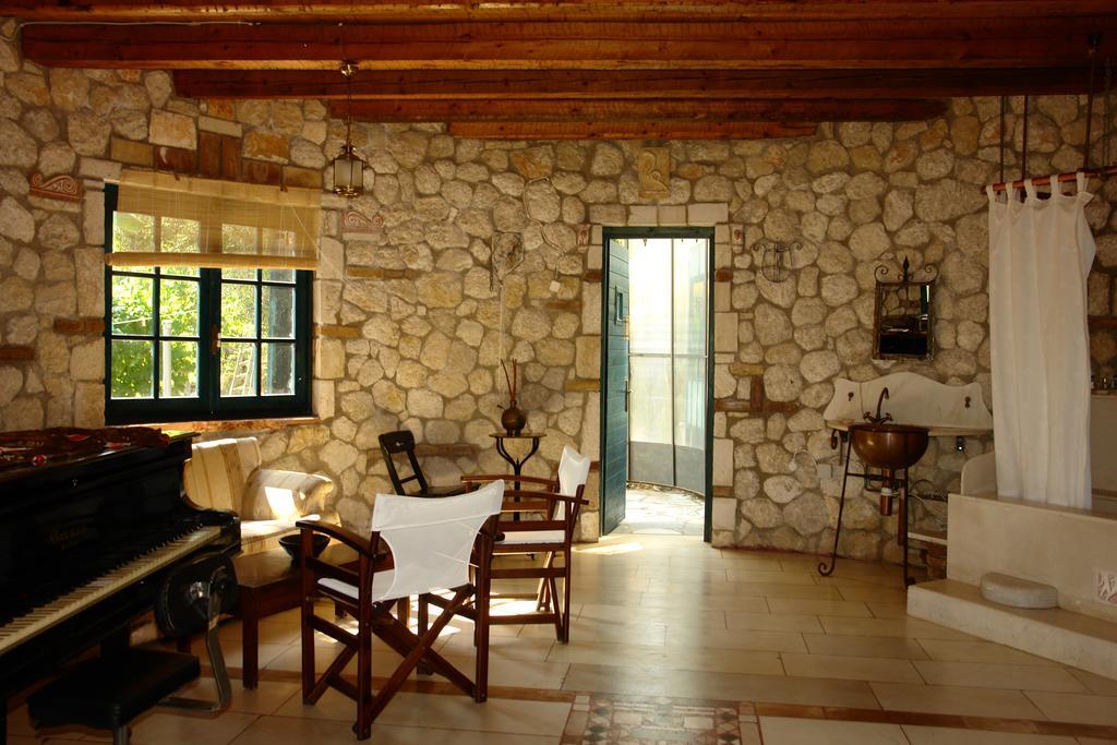Musician'S Round House & Castello Villa Vatos Luaran gambar